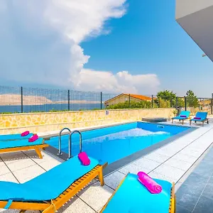 https://villa-the-secret-diamond.hotelinzadar.com